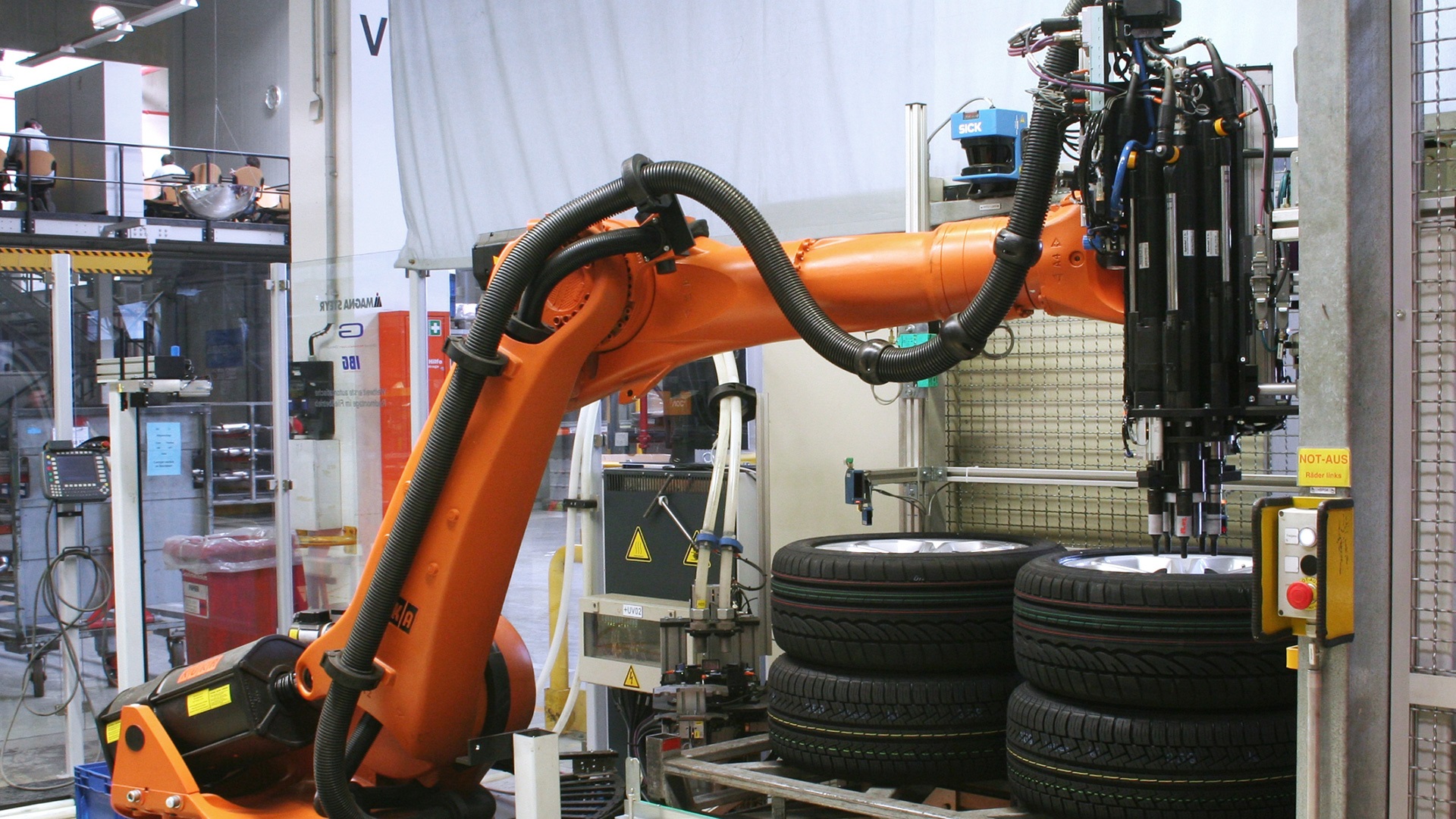 車輪胎對位 車輪胎尺寸量測 車輪胎組裝 零件對位 零件尺寸量測 零件組裝 汽車組裝 汽車檢測 機器人組裝 自動化檢測 自動化組裝